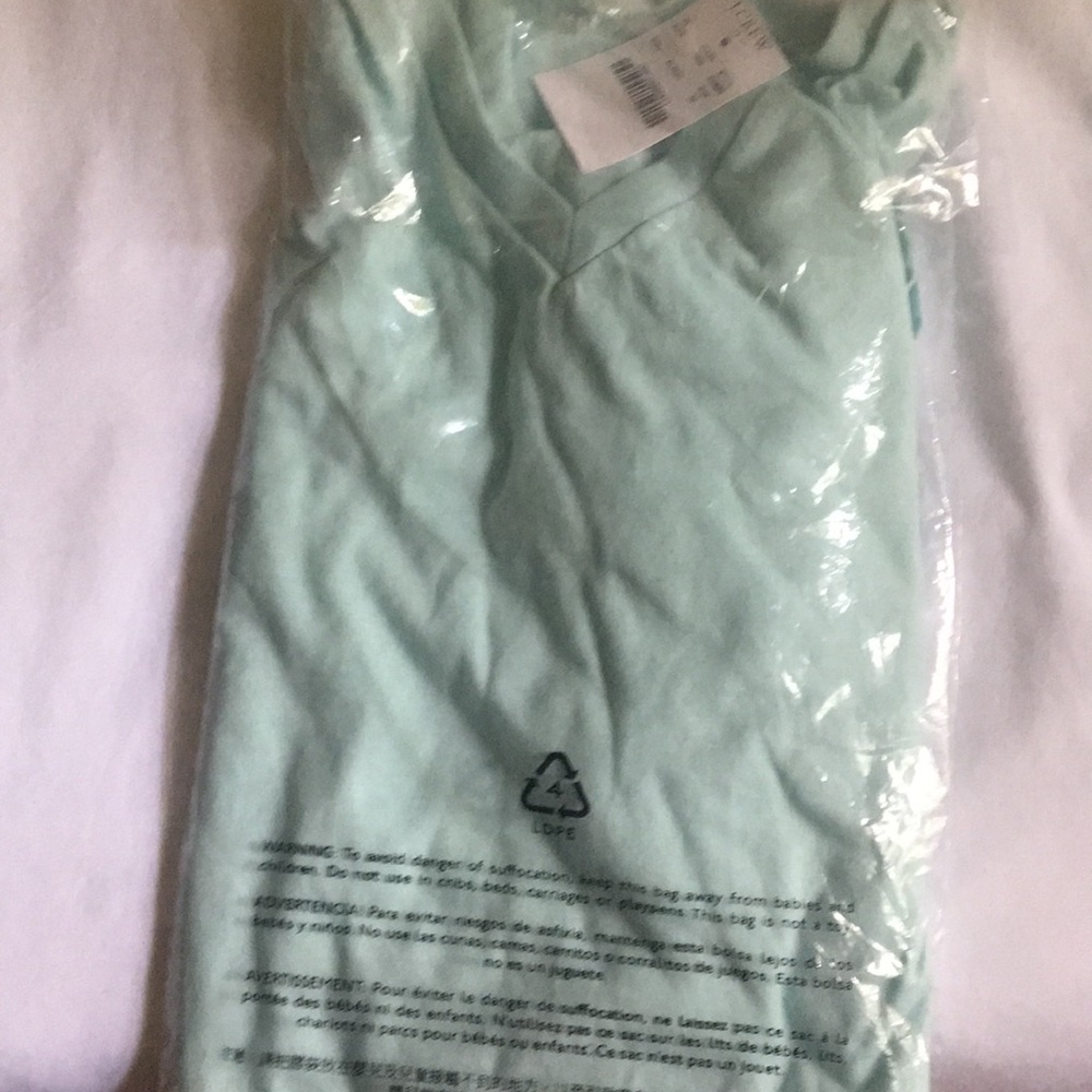 J Crew V neck T-shirt - Picture 2 of 2